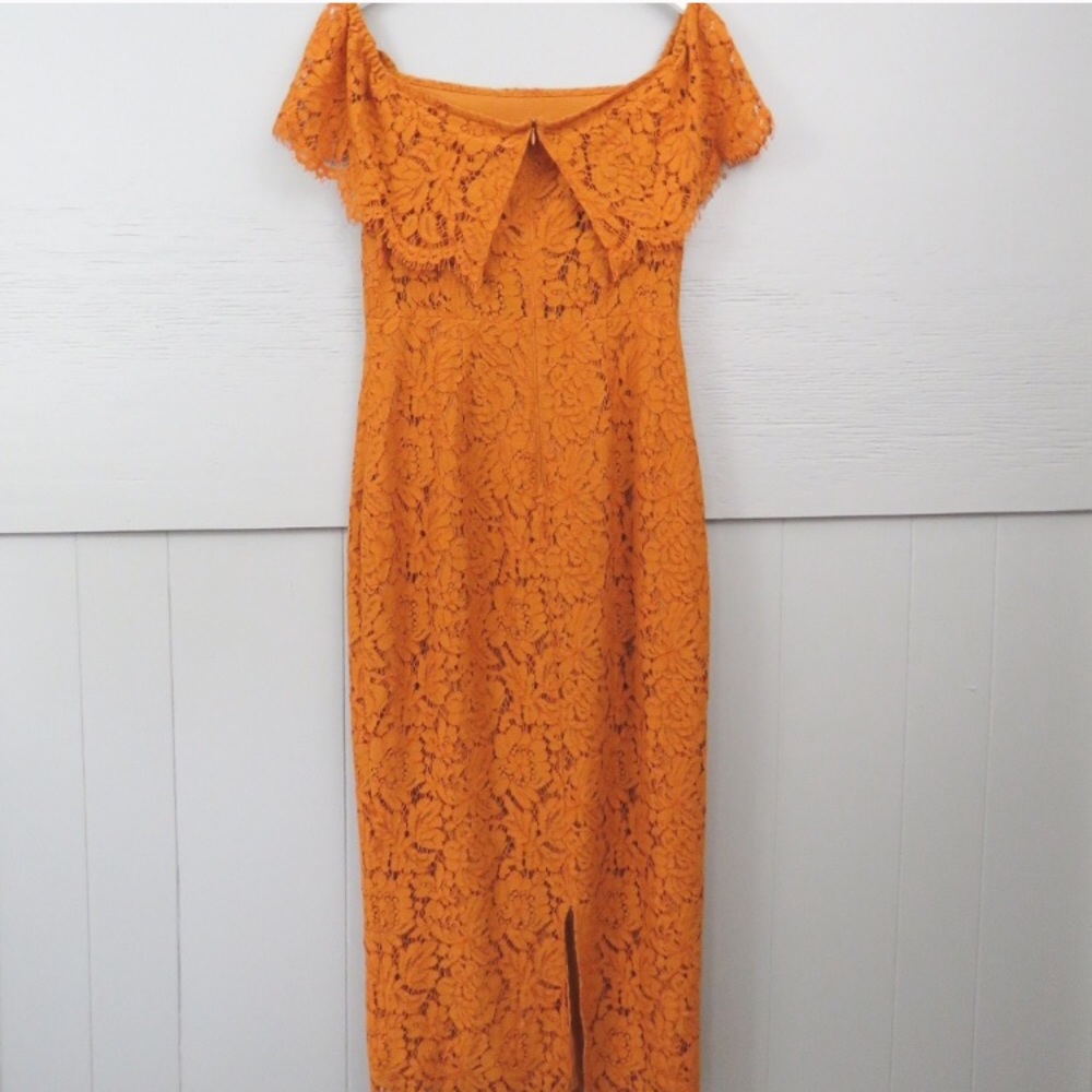 A beautiful fitted yellow dress - Picture 3 of 3
